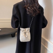 束口簡約休閒斜挎袋